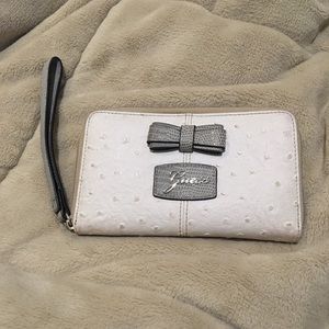 Guess Wallet.